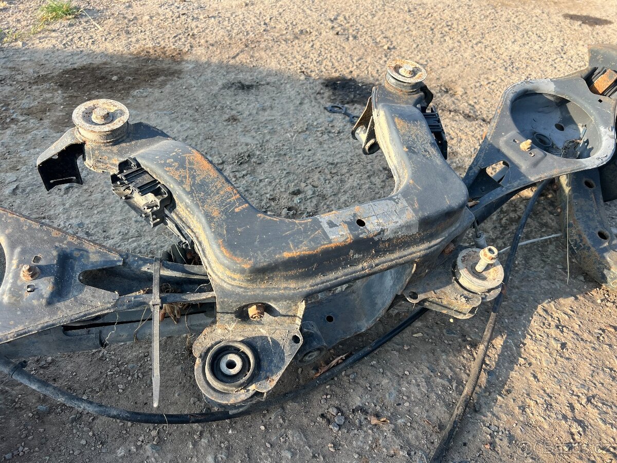 BMW E36 M3 S50B30 Zadní náprava - 6