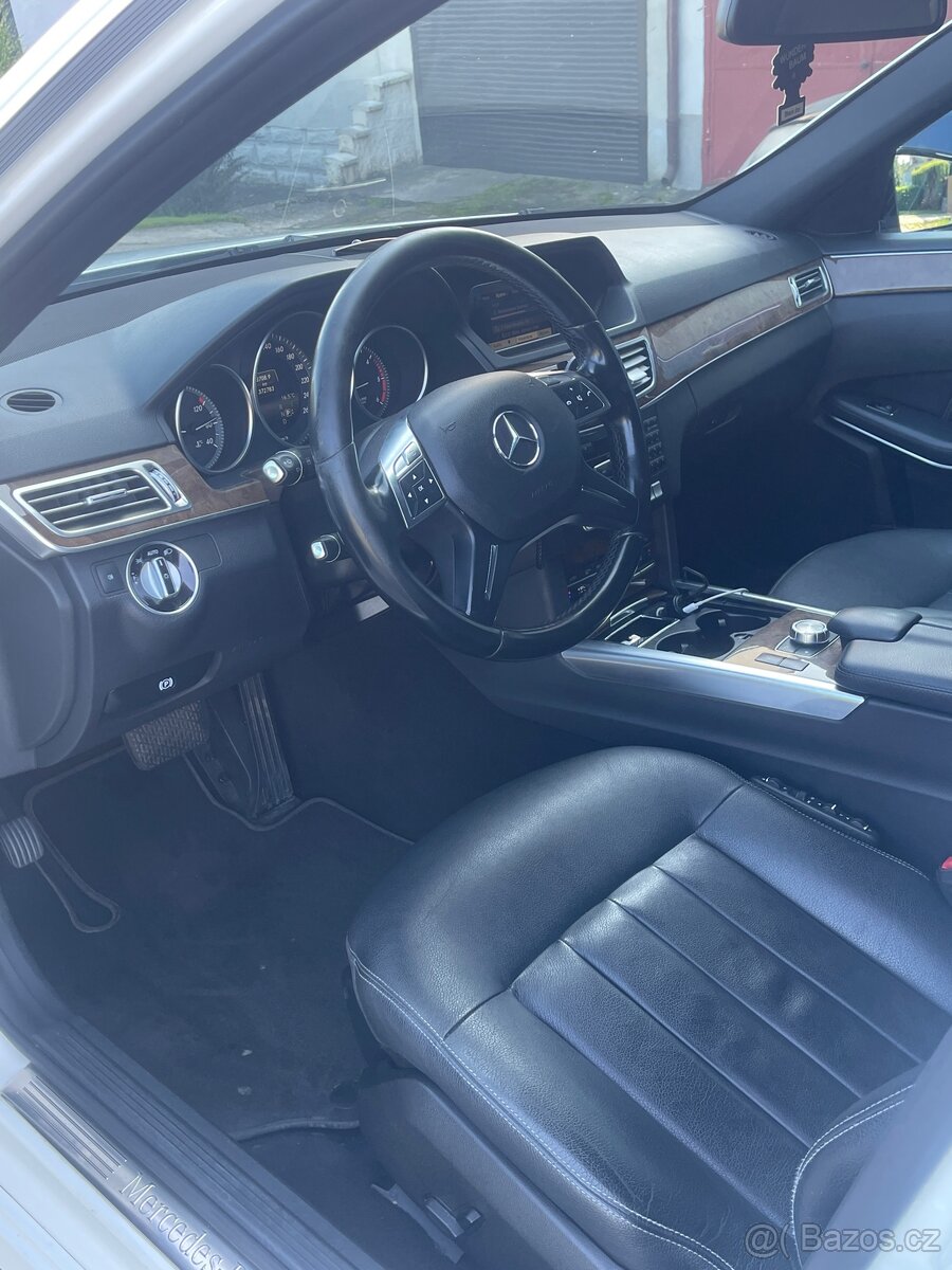 Mercedes E220 - 6