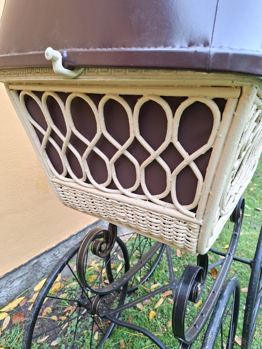 Starožitný kočárek pro miminko č. 1177 - 6