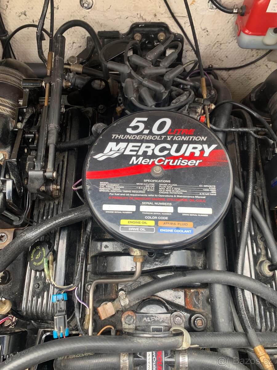 Prodám kajutovou loď Rinker 242 Fiesta vee - 6