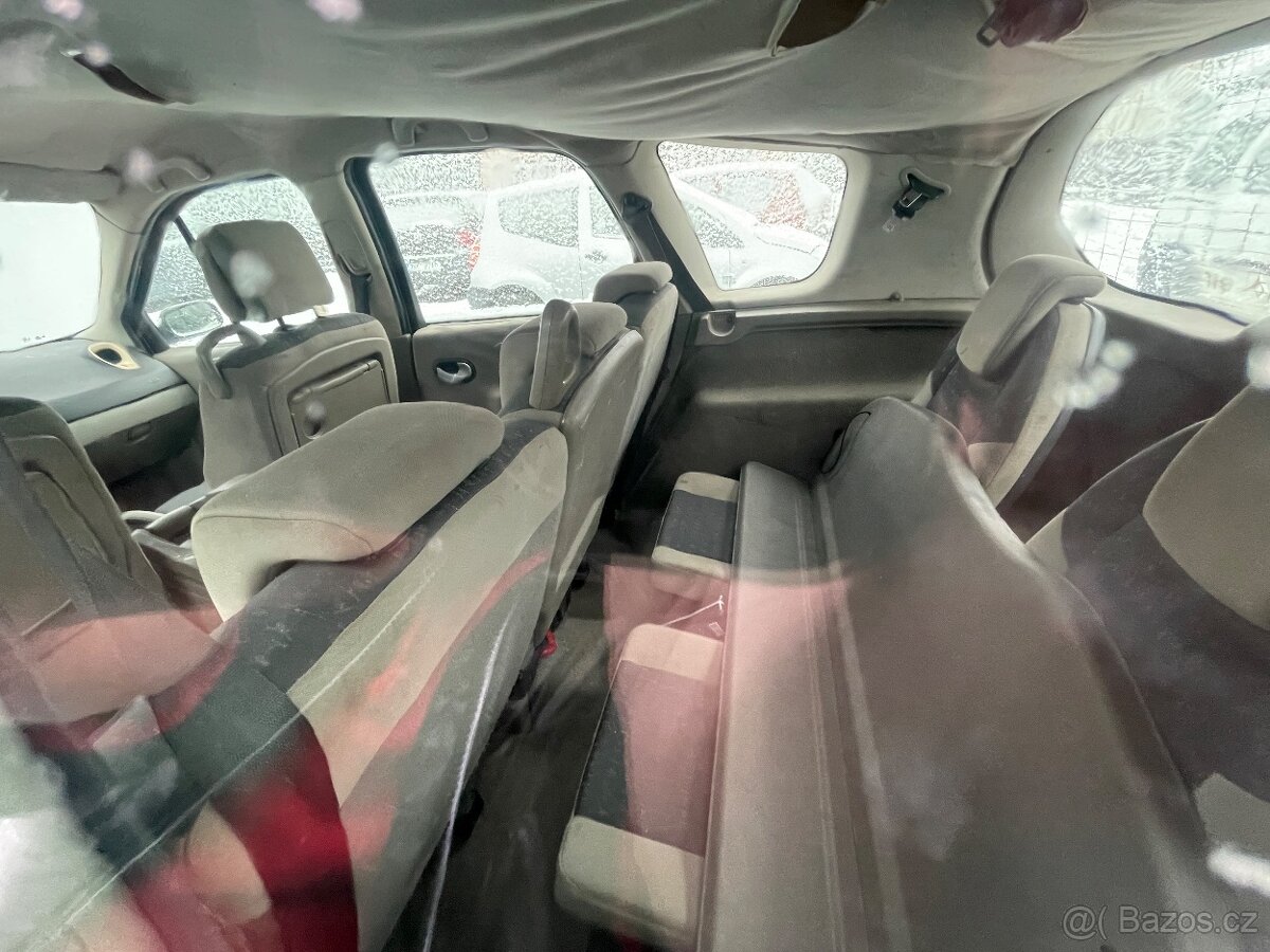 Renault Grand Scénic 1.9 dCi – 7 míst – Pojízdné - 6