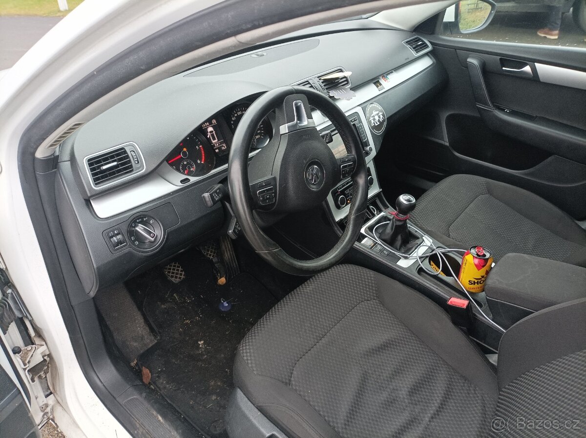 Volkswagen Passat - 6