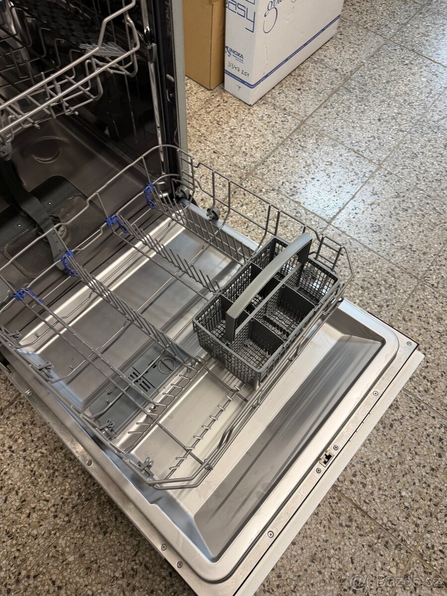 Vestavena mycka nadobi Respekta 60 cm - 6