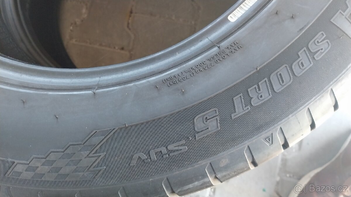 Prodám 2 x letní pneu Maxxis 215/65/17 - 6