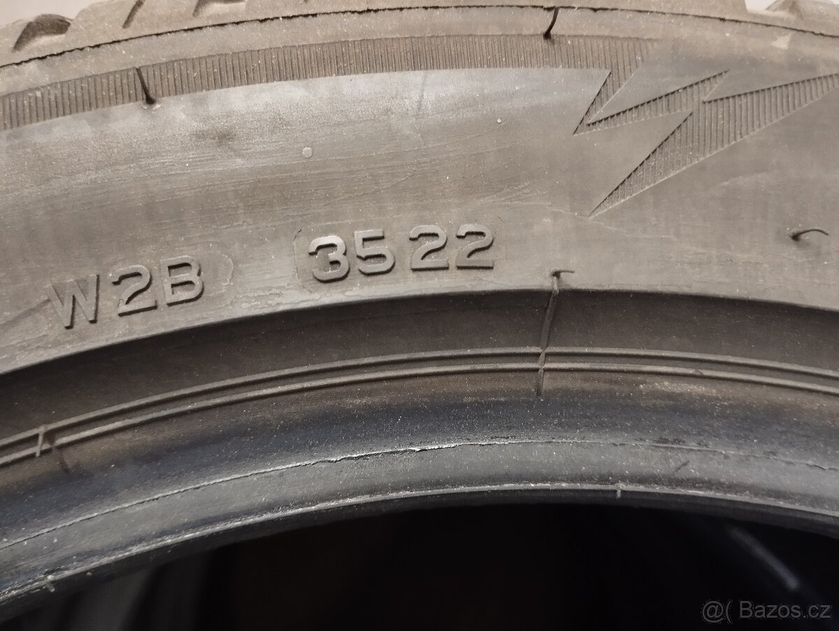 Bridgestone Blizzak 235/45 R18 Zimní - 6