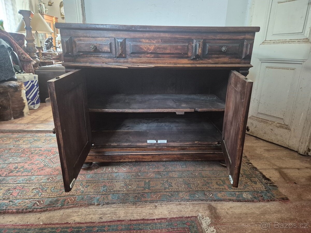 Starožitná masivní komoda - 6