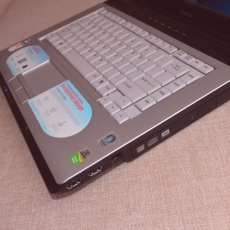 Toshiba LopTop "Satellite"A215-S5824 - 6