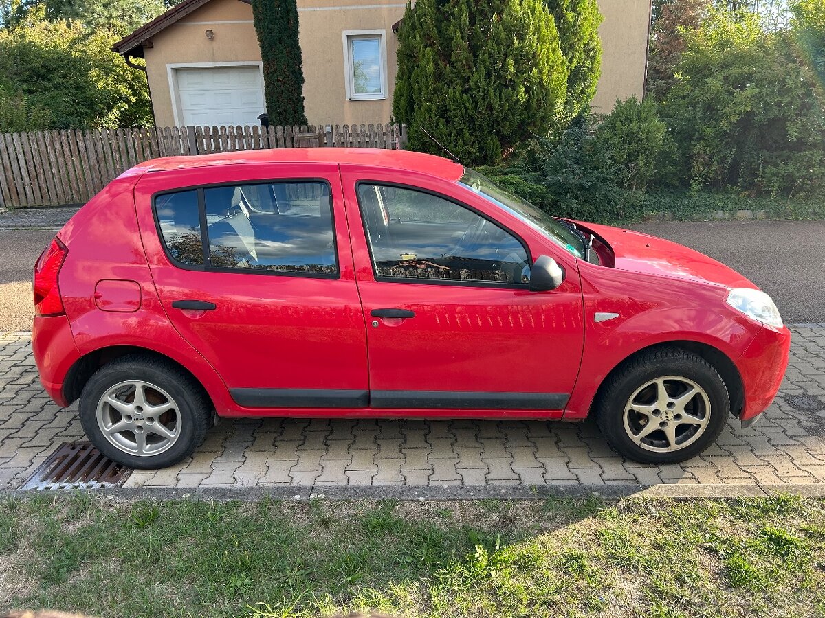 Prodám Dacia Sandero 1.4i benzin - 6