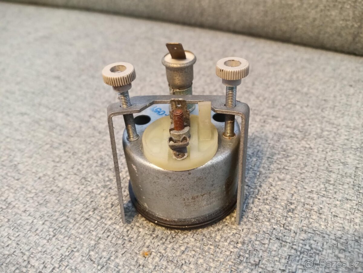 Budíky na staré BMW do kapotáže - 6