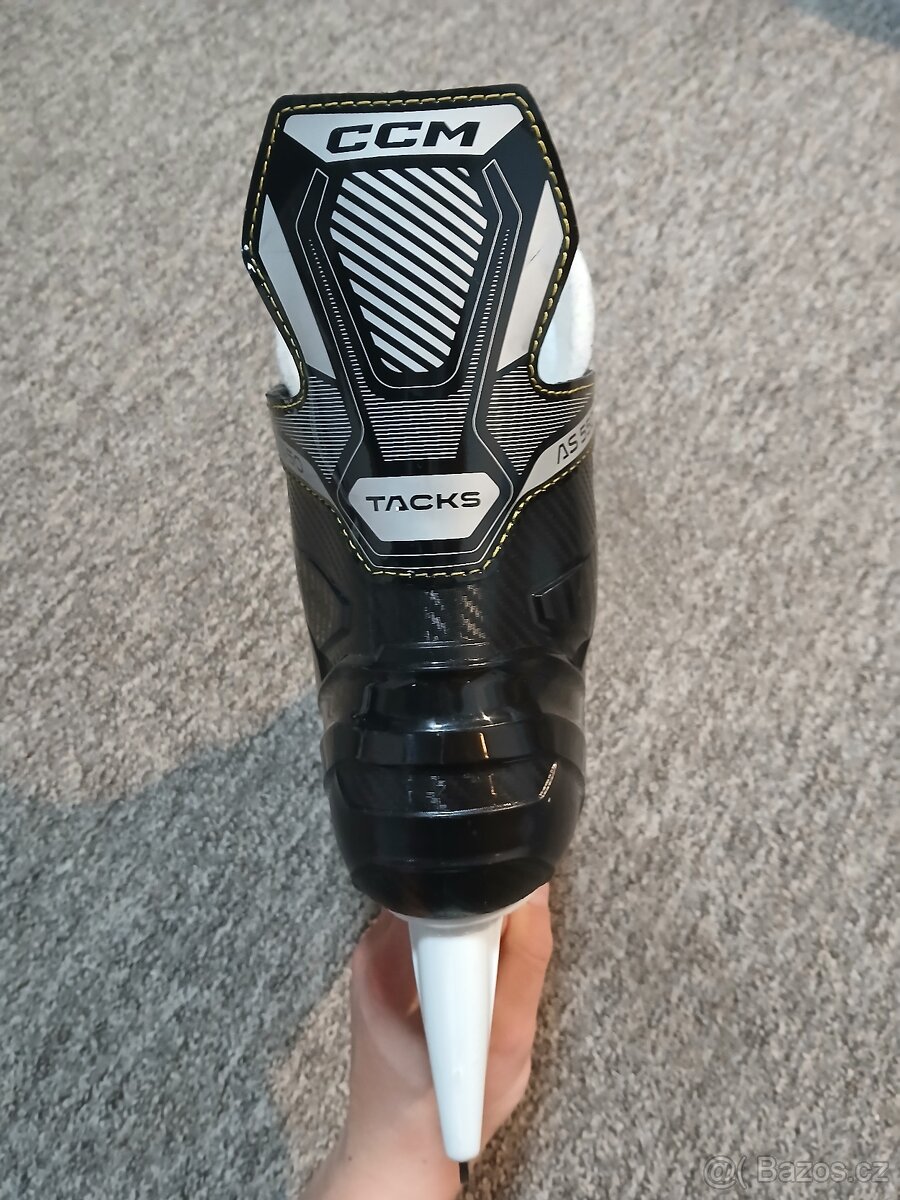 Pánské brusle CCM - vel. 45,5 - 6