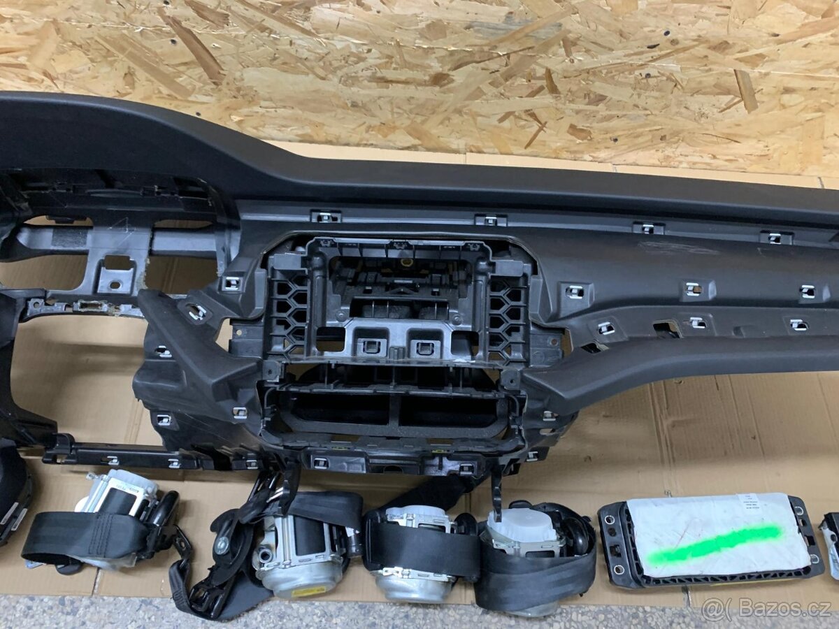 Airbagy, pásy, palubní deska Škoda Octavia 4 origo deska - 6