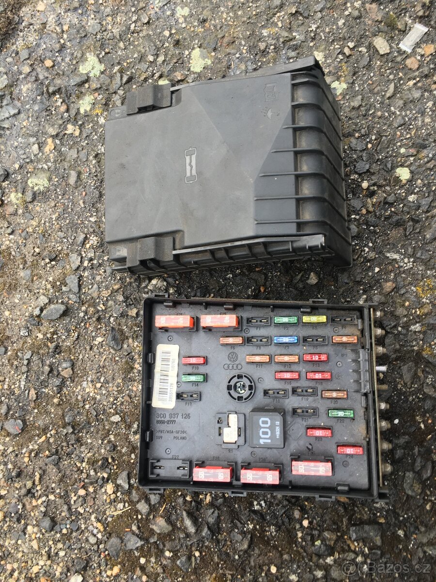 Pojistkový blok Vw passat b6 - 6