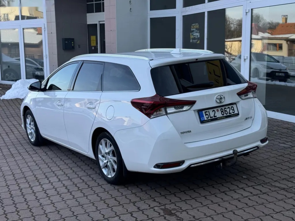 Toyota Auris, COMBI 1.6i 97kW - 6
