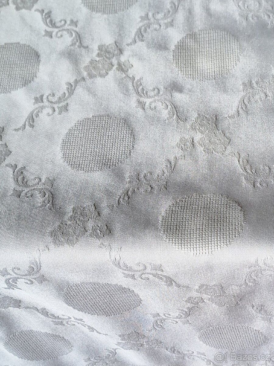 SLAVNOSTNÍ UBRUS vel. 127cm/123cm - 6