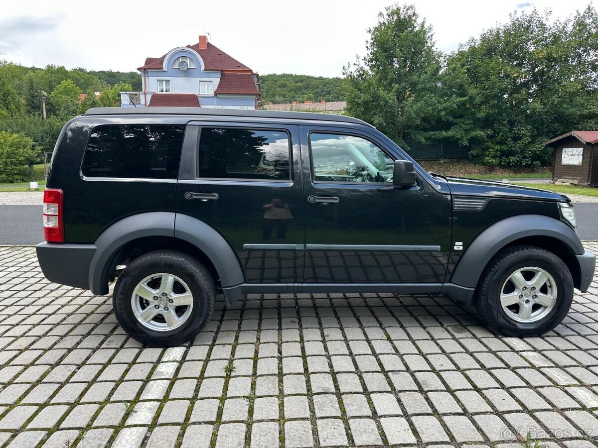 Dodge Nitro 2,8 CRDi 130 kW 4x4 - 6