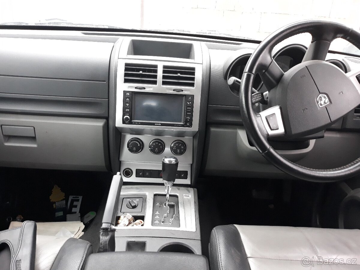 Dodge Nitro - 6