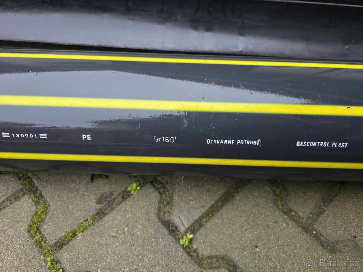 Žlaby plastové 2 ks, ochranné potrubí 1 kus - 6