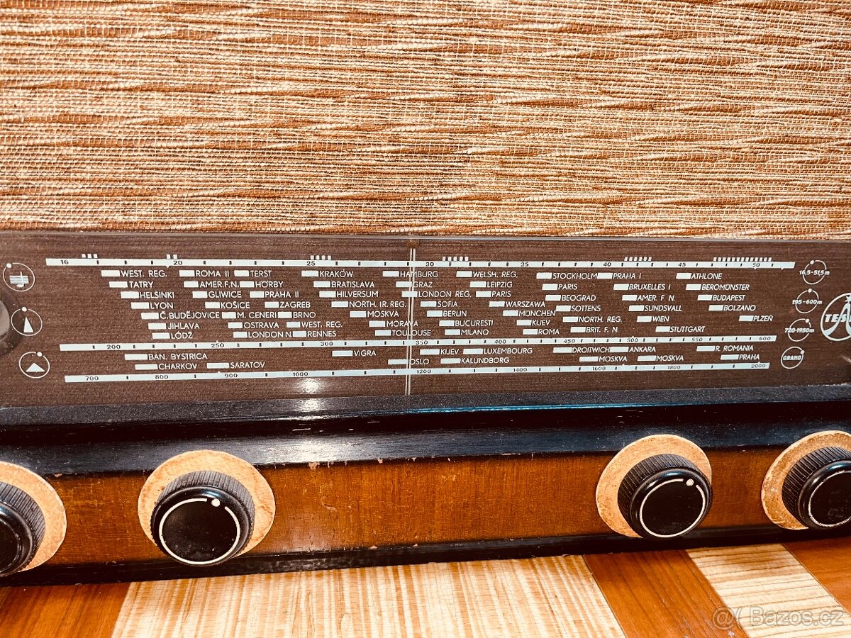 Skříňový gramofon s radiem - 6