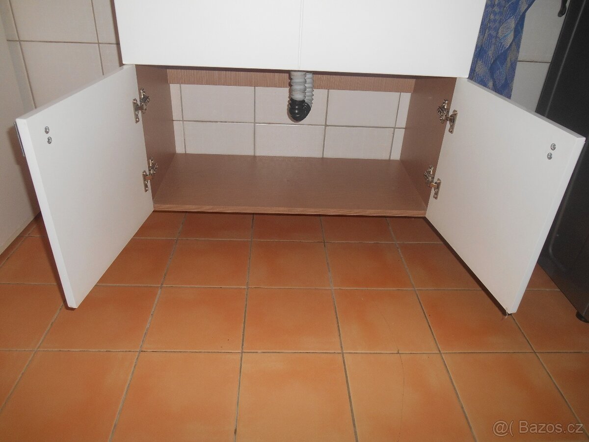 Umývadlo + skříň + baterie - 6