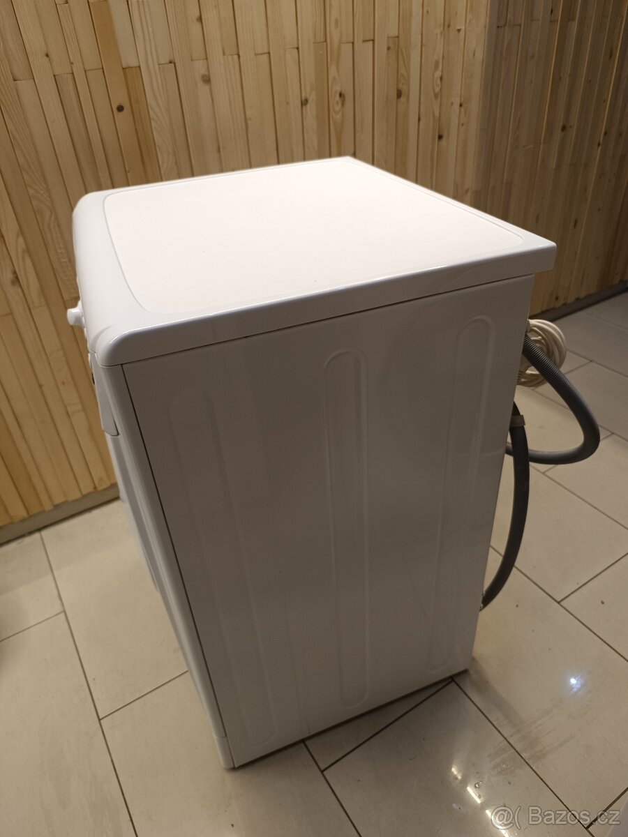 Pračka Indesit na 6 kg, top stav - 6