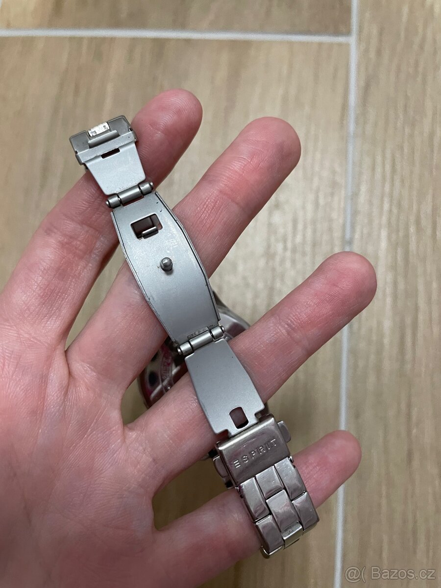 Stříbrné dámské hodinky s drahokamy zn. Esprit - 6