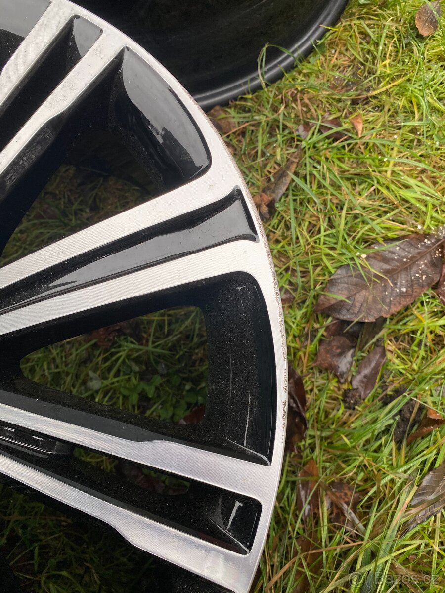 ORIGINAL ALU KOLA HYUNDAI i40 18" - 6