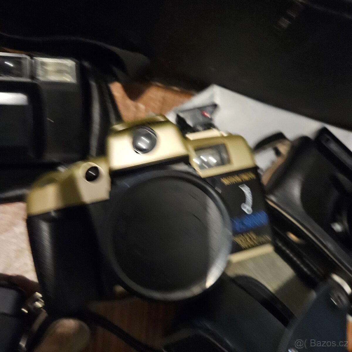 Celý kufr plný fotoaparatů - 6