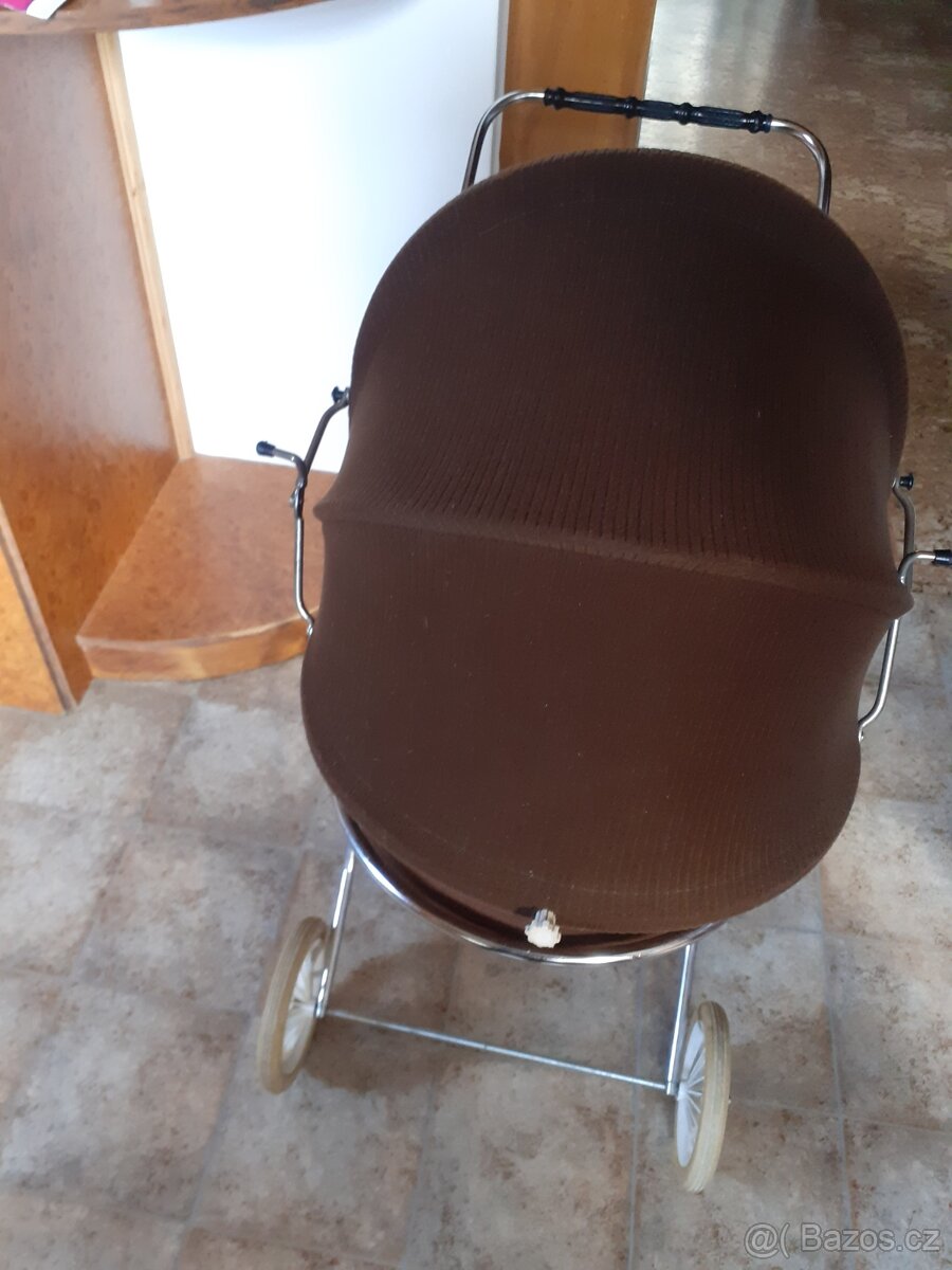 Retro kočárek pro panenky - 6