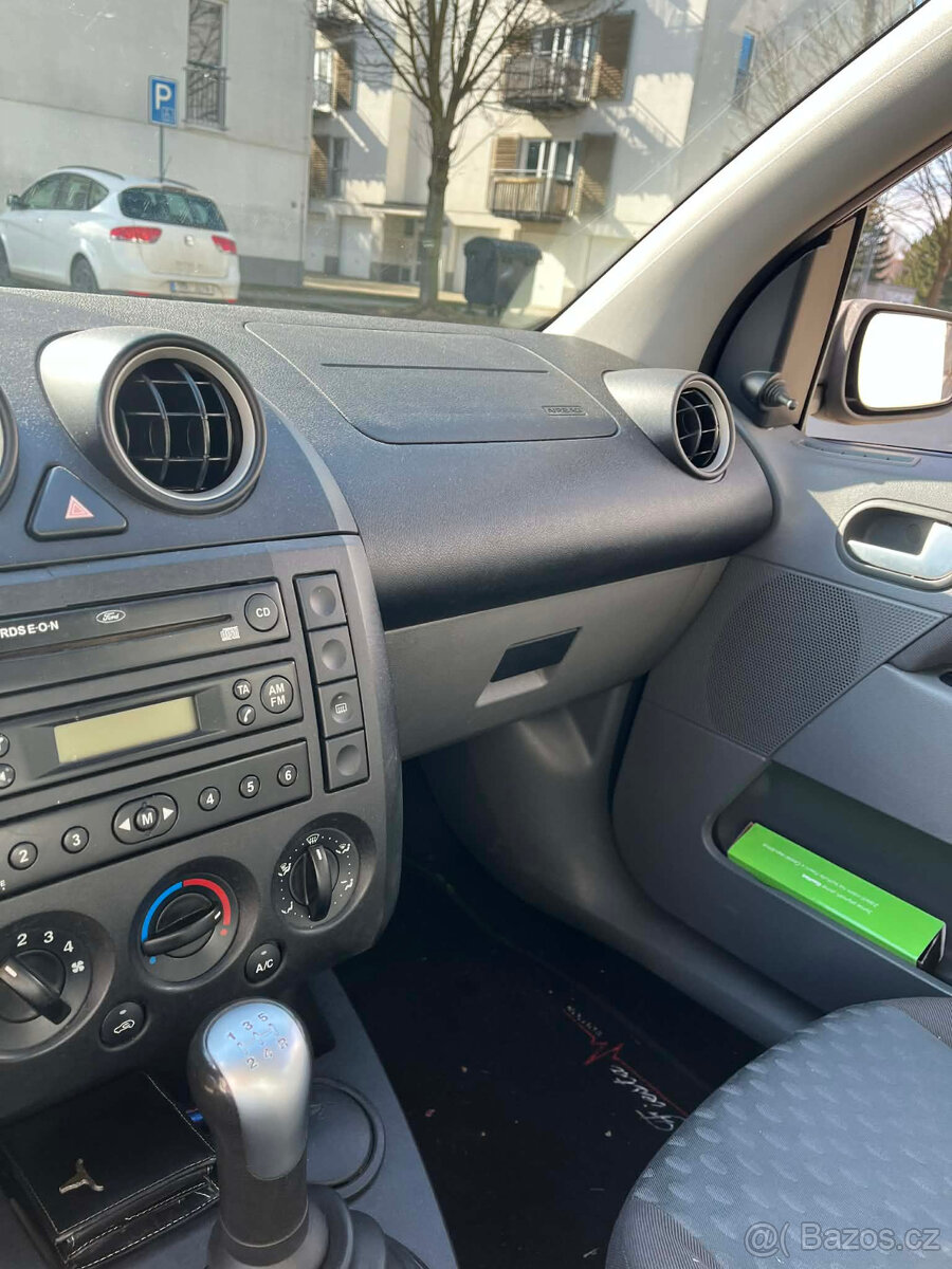 Ford Fiesta 2003 - 6