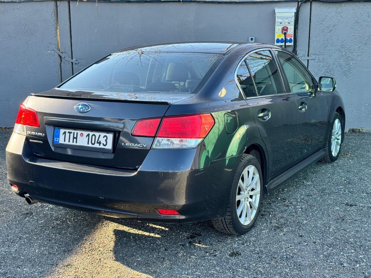 Subaru Legacy 2.5 - 6