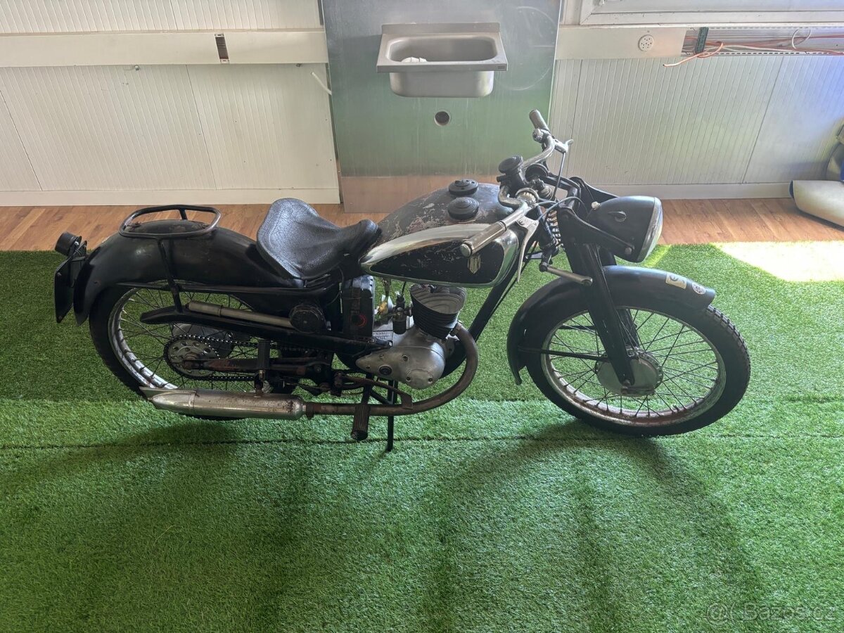 Motocykl značky DKW, model RT 125 - 6