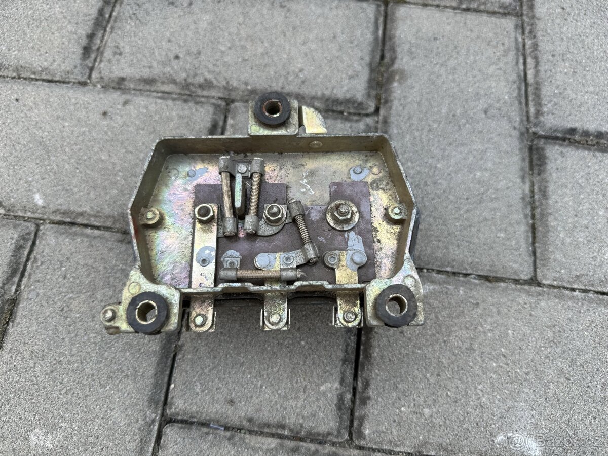 Volha Gaz 21, Gaz 24, dobíjecí rele - 6