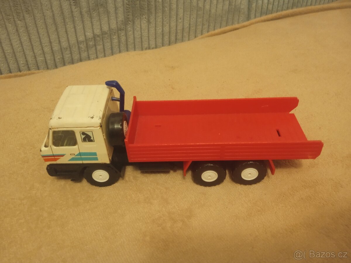 Na prodej plechové modely Tatra GTC. Tatra číslo 504 Kaden - 6