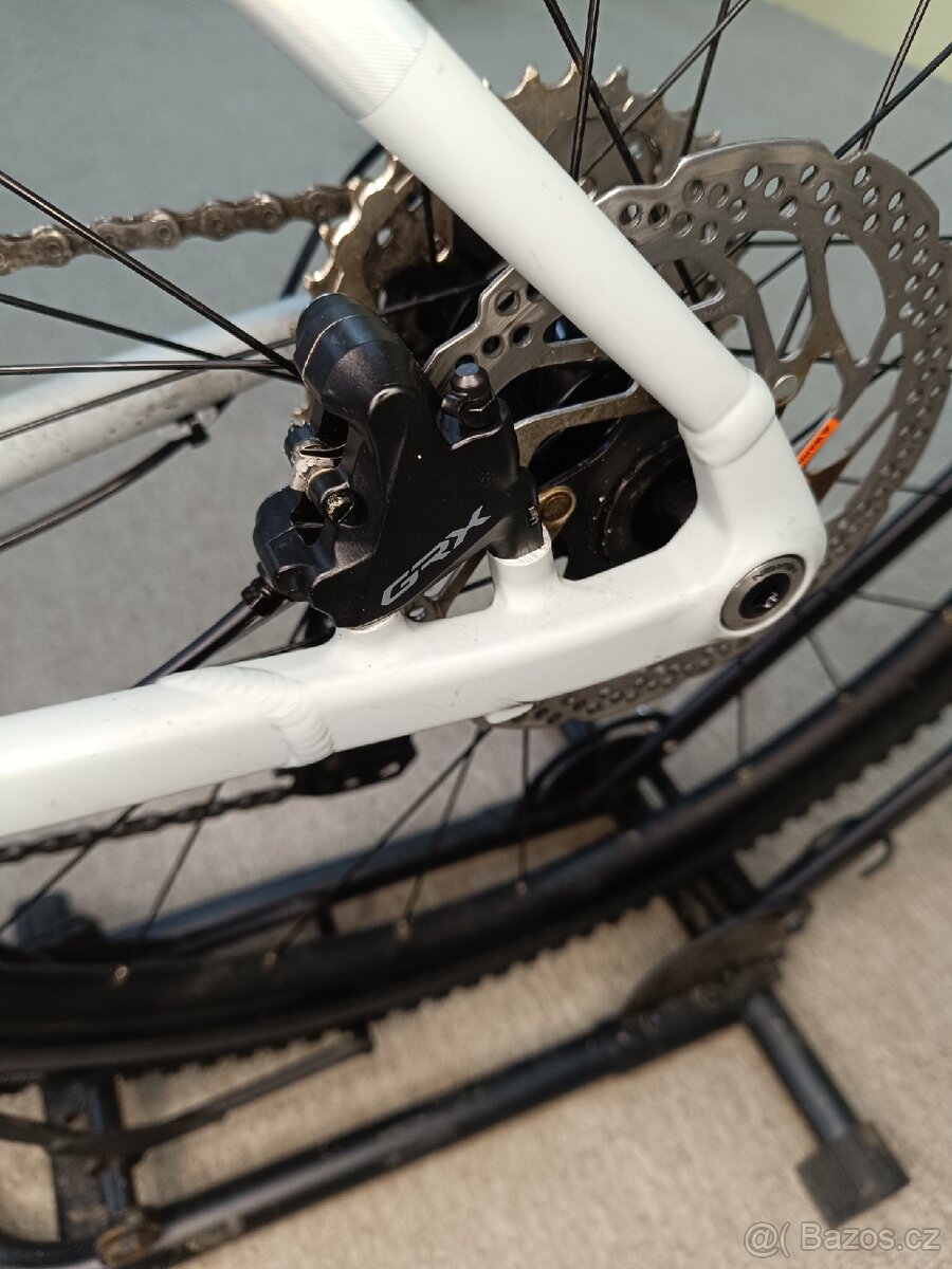 Prodám gravel kolo CUBE - 6