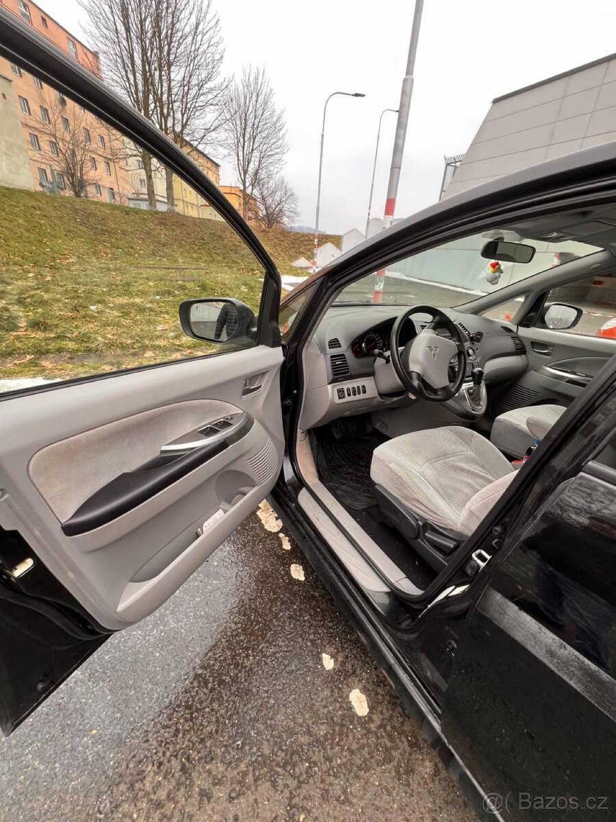 Mitsubishi Grandis - 6