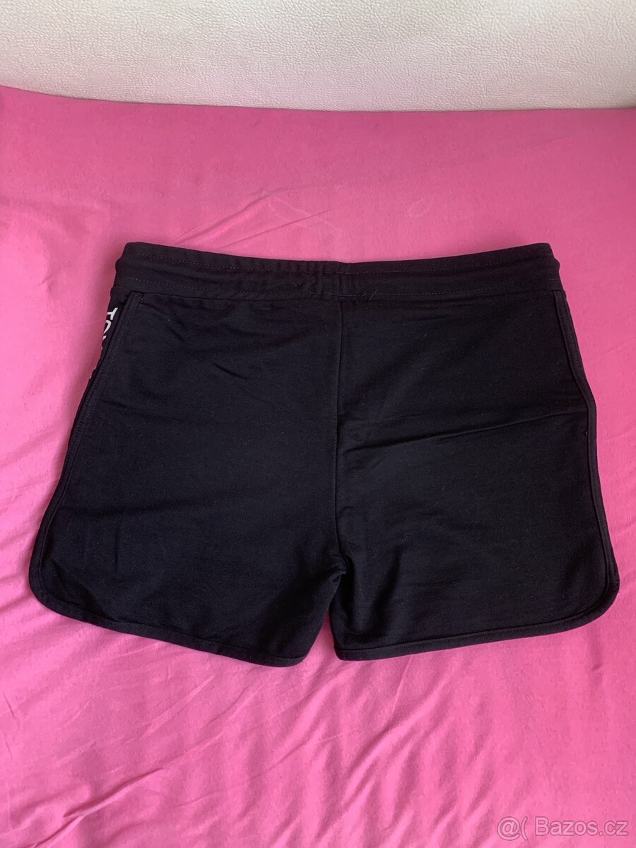 Krasne černe šortky Hilfiger nove - 6