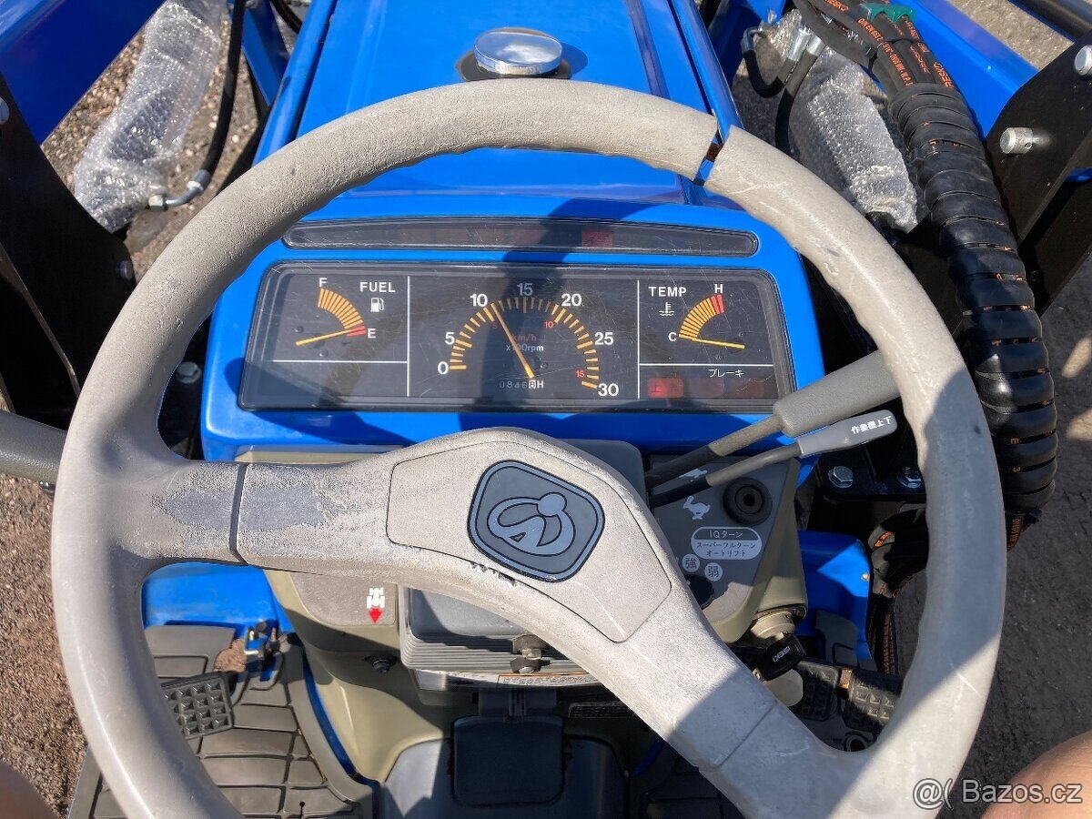 Malotraktor Iseki s čelním nakladačem - 6