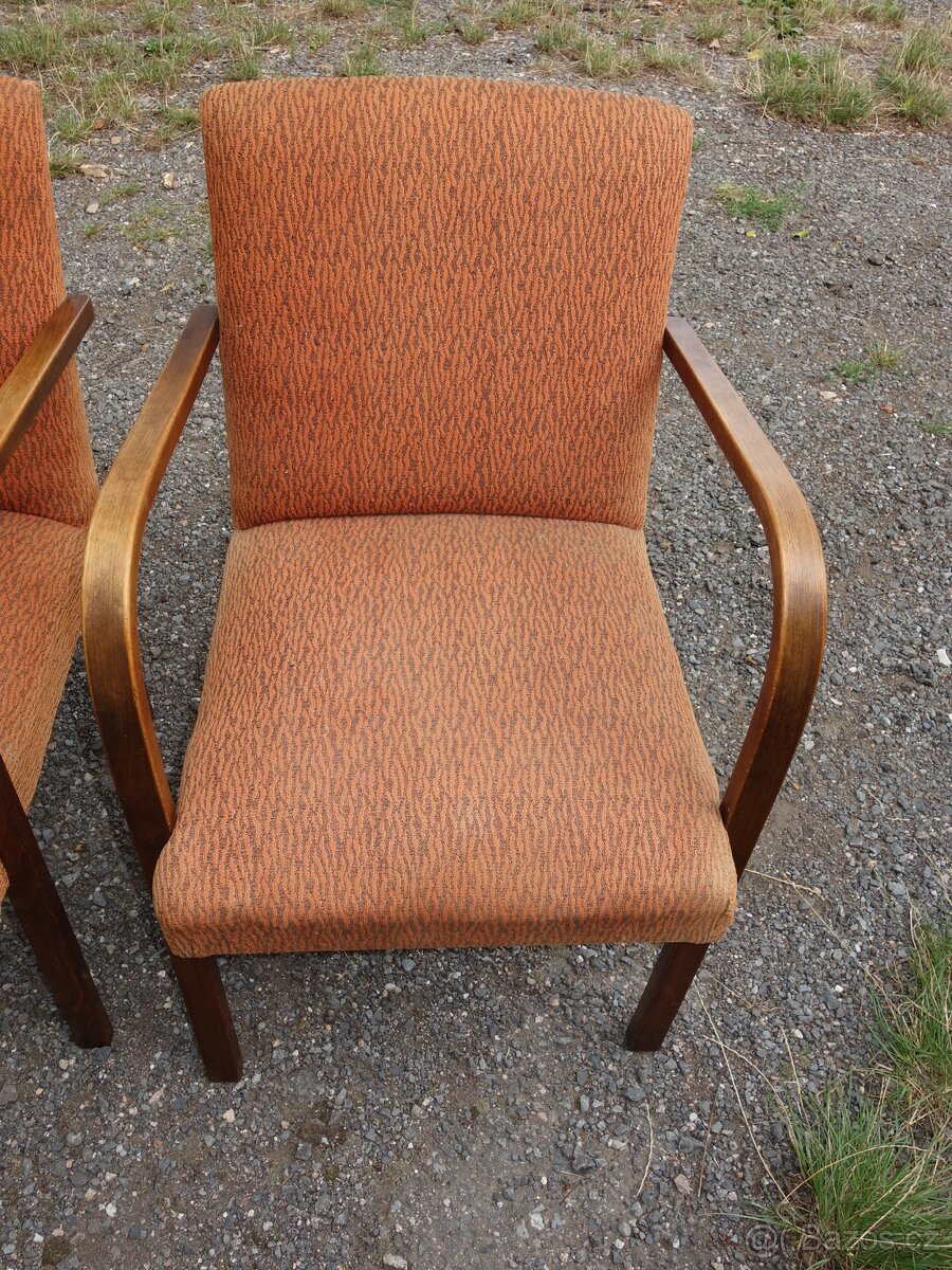 Dvě křesla, cena je dohromady - 6