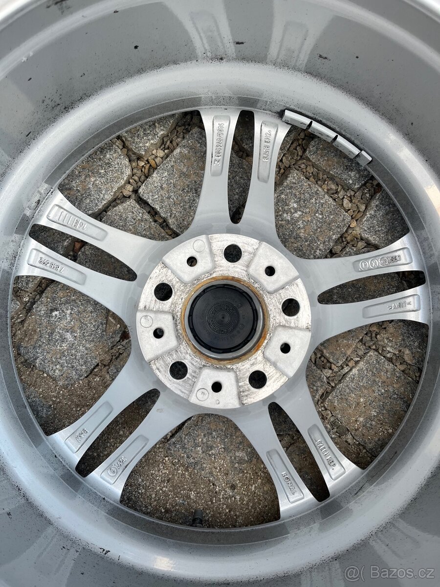 Prodám originál letní sadu alu kol 18" na BMW Styling 613M - 6