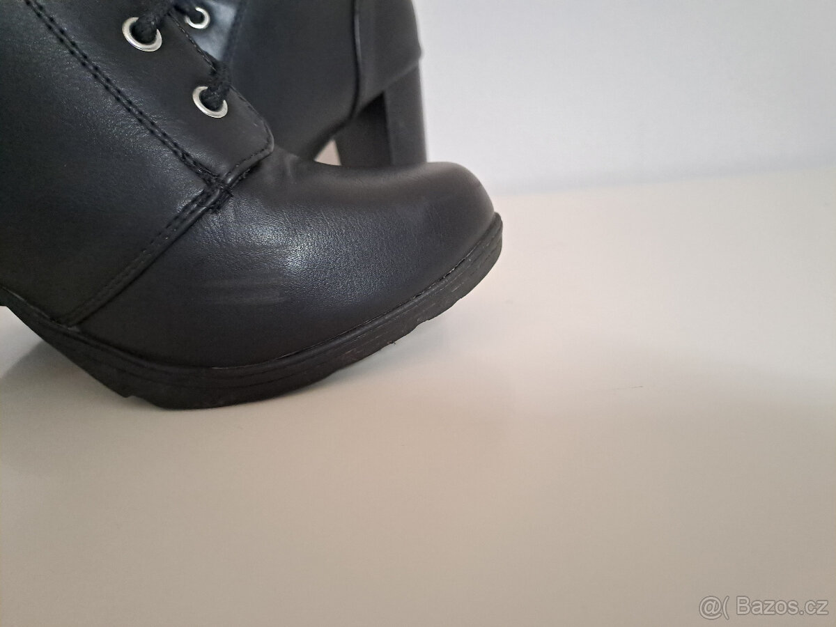 Šněrovací kotníková obuv Body Flirt s vysokým podpatkem - 6