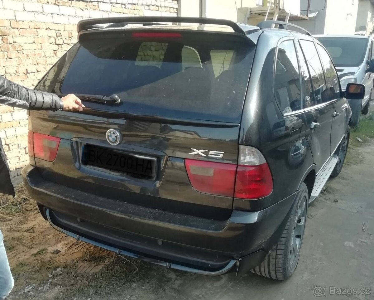 Spoiler nad víkem zavazadlového prostoru pro BMW e53 - 6