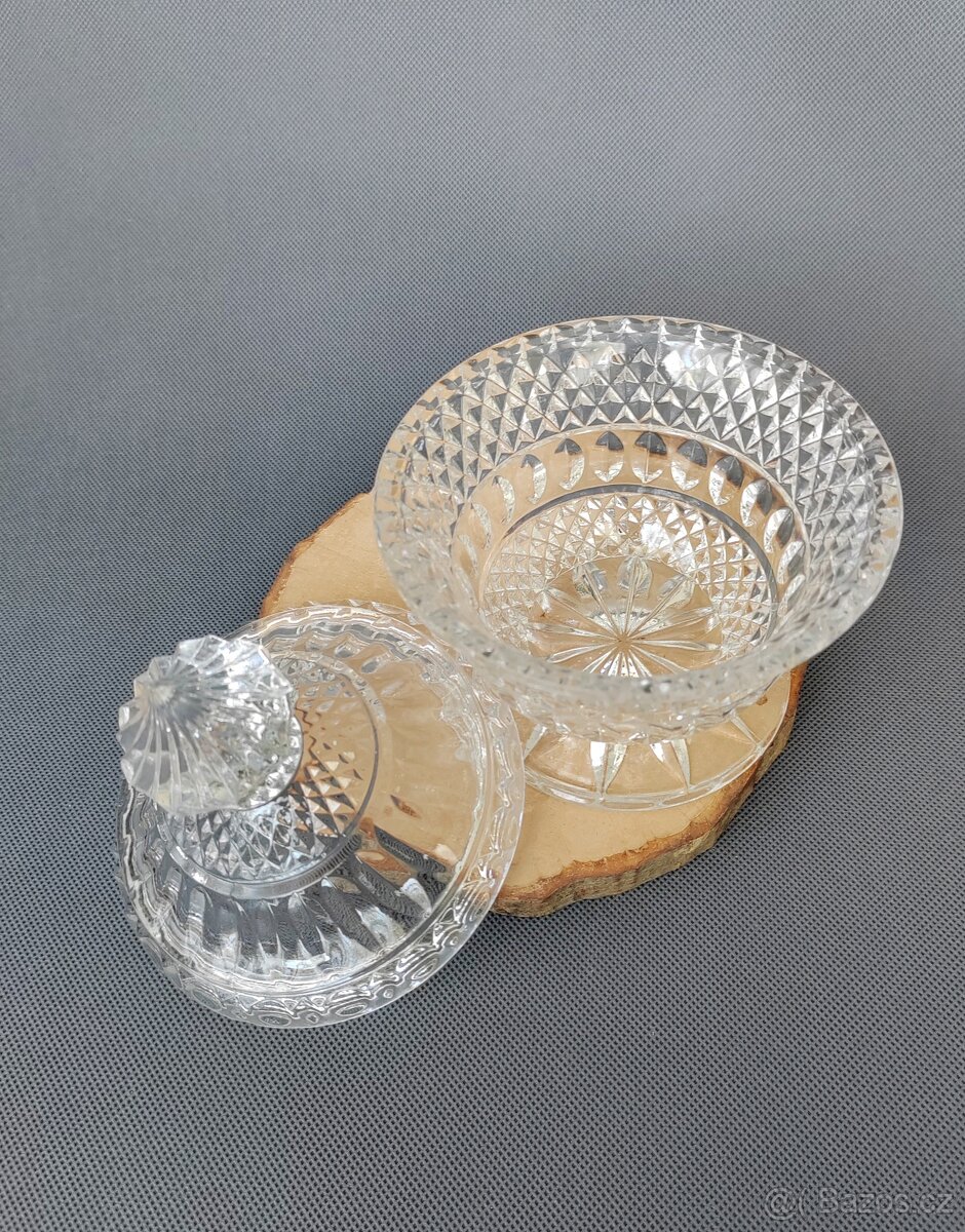 Starožitná skleněná cukřenka s víčkem v zachovalém stavu - 6