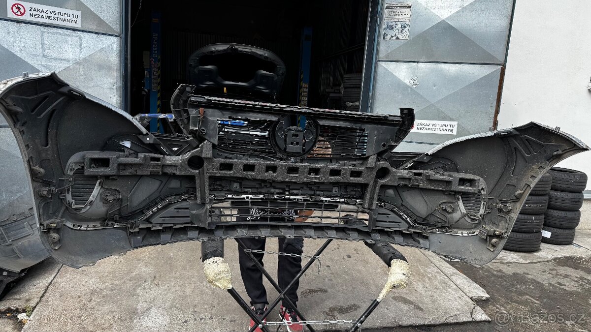 Mercedes EQC naraznik - 6