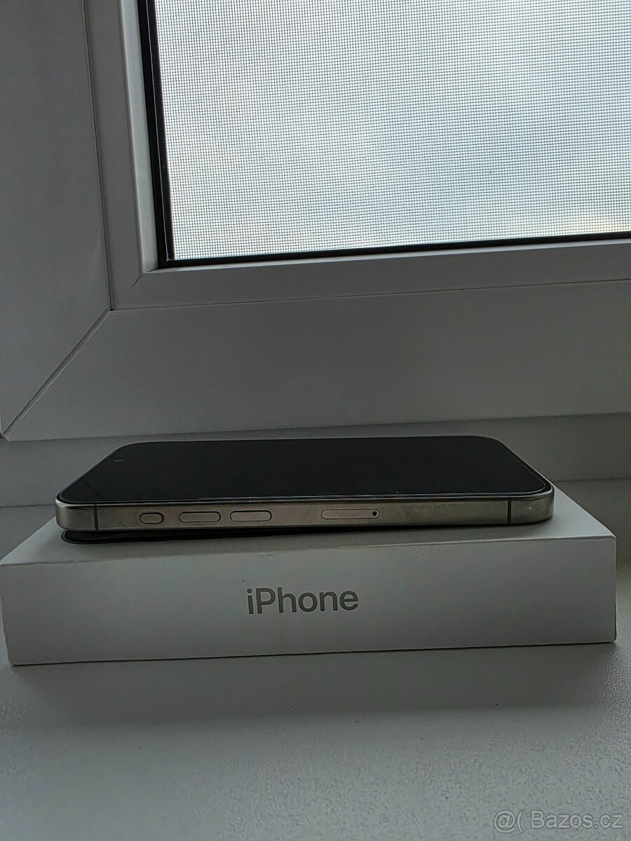 Apple iPhone 15 Pro 128GB přírodní titán - 6