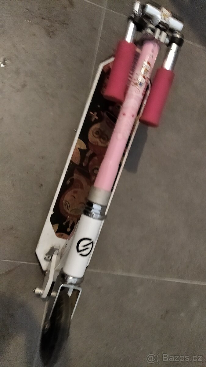 Skládací dětská (dívčí) koloběžka - 6