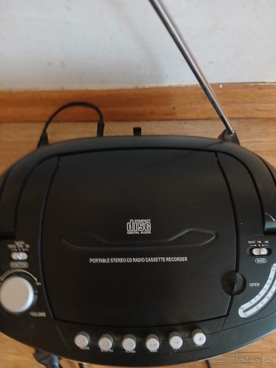 RÁDIO VAJÍČKO ZN. SENCOR 220 V. - 6