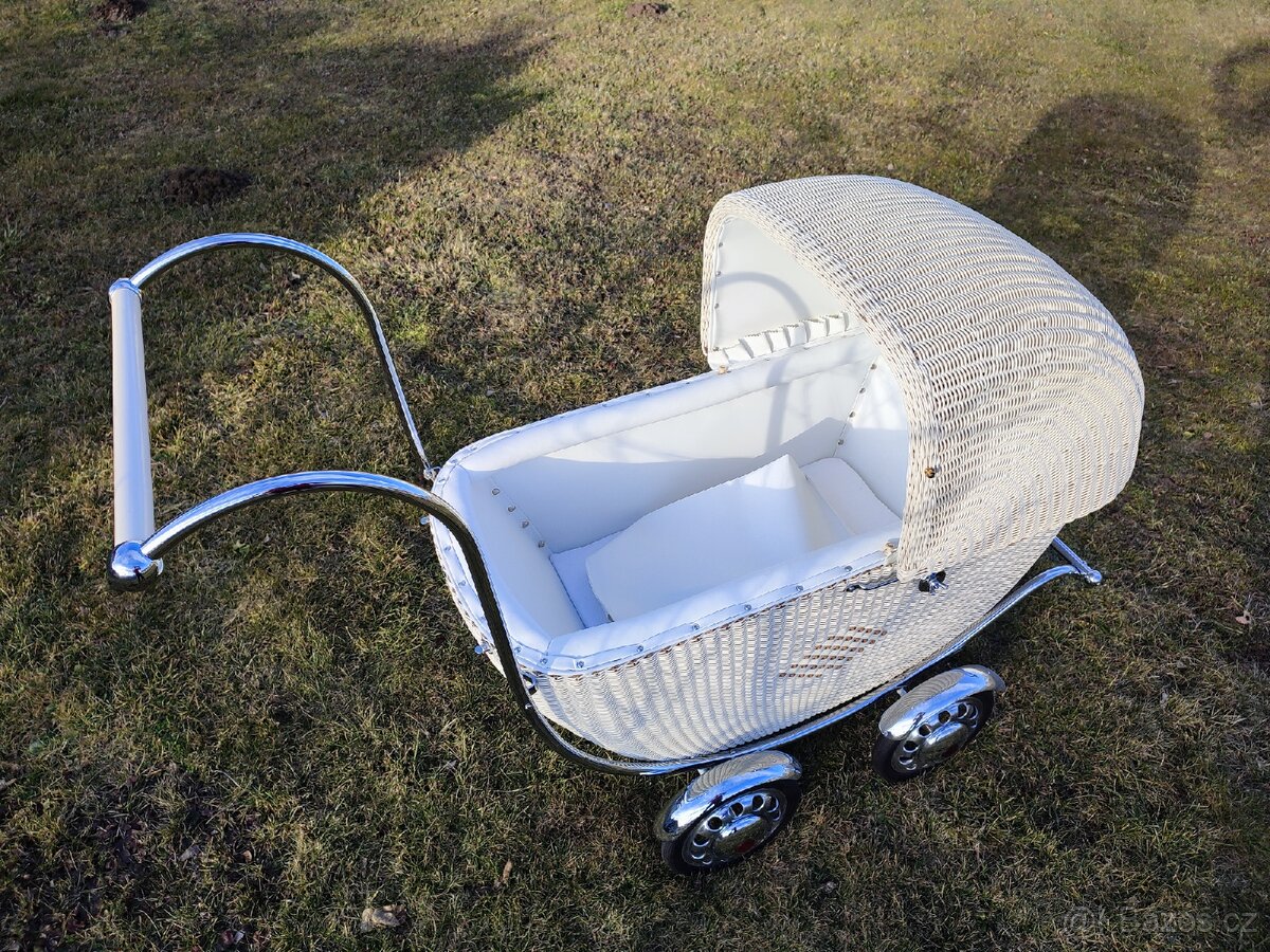 Renovovaný proutěný retro kočárek Liberta - 6