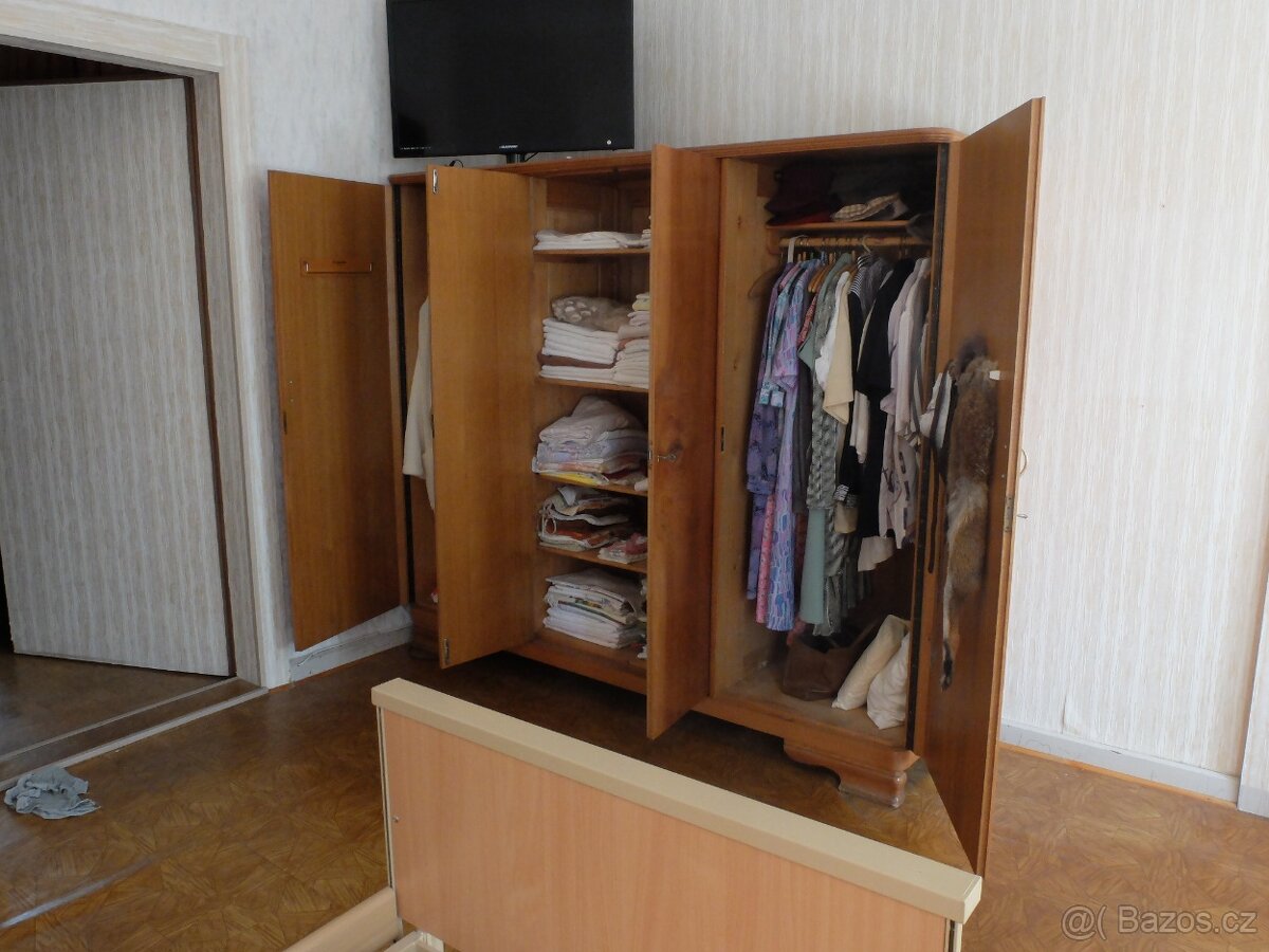 Starožitná skříň velká 30.léta 220x188x62cm - 6