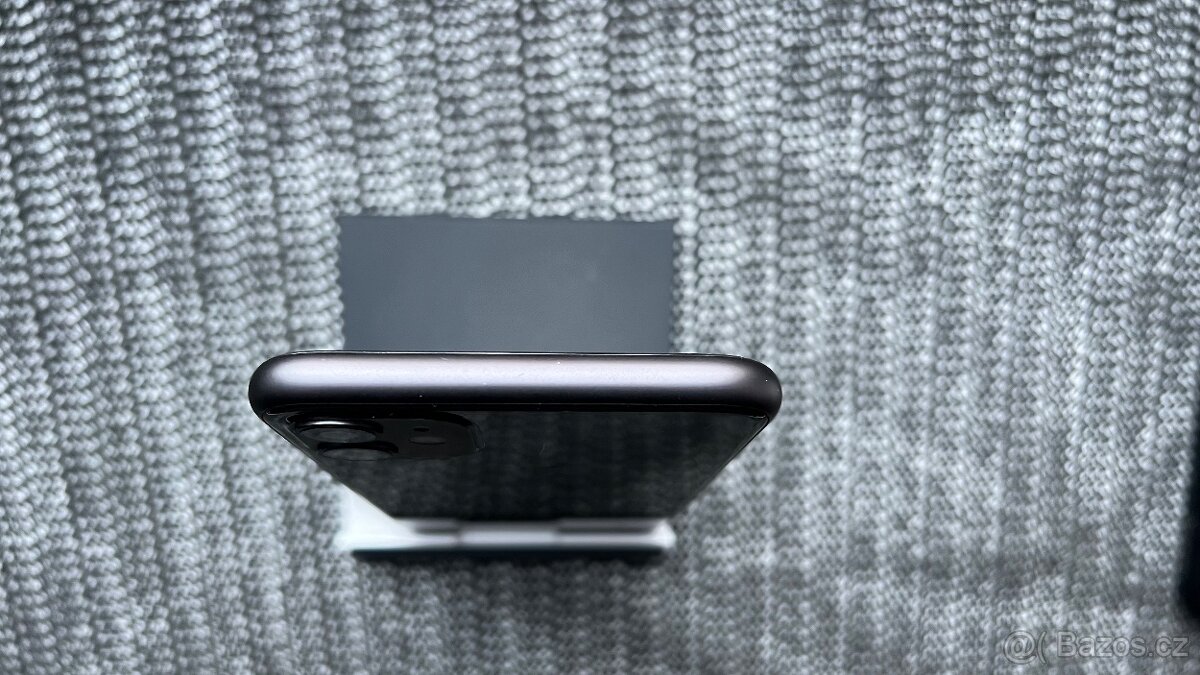 Apple iPhone 11, 64 GB, stav A, baterie 86% - 6