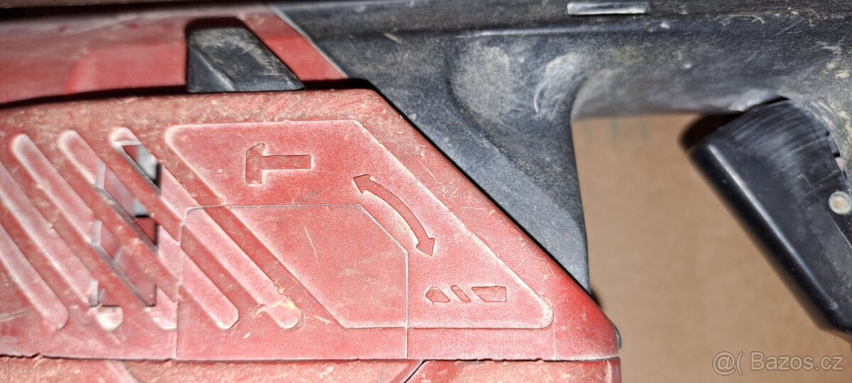 PRODÁM vrtací kladivo Hilti - 6